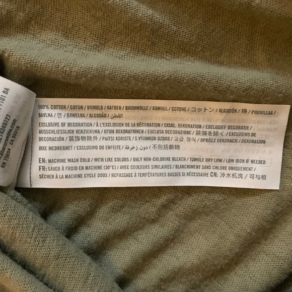 ✨3 for $25✨ Abercrombie & Fitch Cotton v-neck - Picture 6 of 7